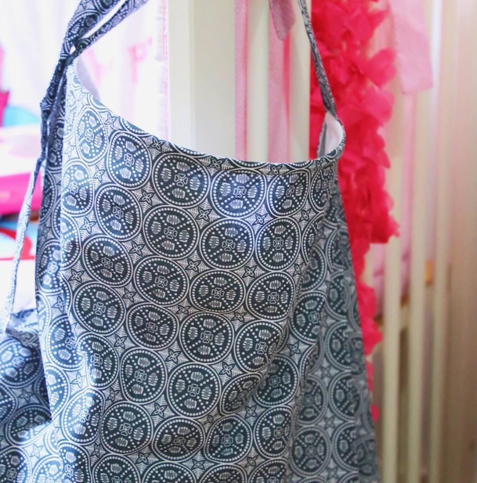 Black Print Nursing Cover