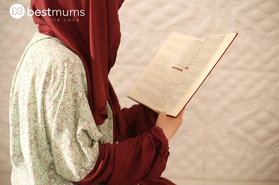Maroon-Green Prayer Set